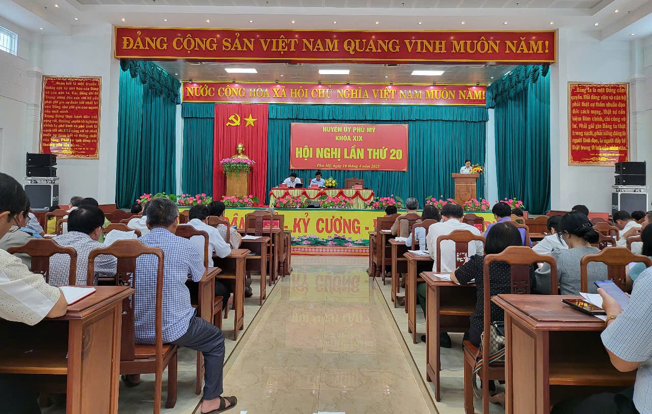 Huyện ủy Phù Mỹ tổ chức Hội nghị lần thứ 20 
